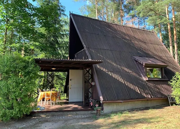 Kaminsko, Puszcza Zielonka, Dom Nad Jeziorem
